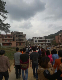 ��ɰ����ϴ��һ�촺�ڻ