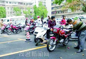 26��ӭ��Ħ���뻧�����߷� ����·����վ������500��